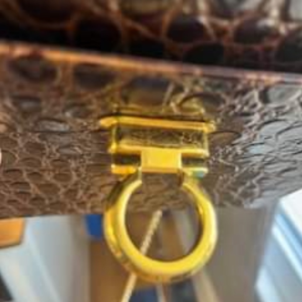💎✨VERY RARE!💎✨Iconic Auth Salvatore Ferragamo Gancini 2way Croc Embossed Brown - Picture 13 of 17